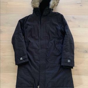 Aritzia tna black parka